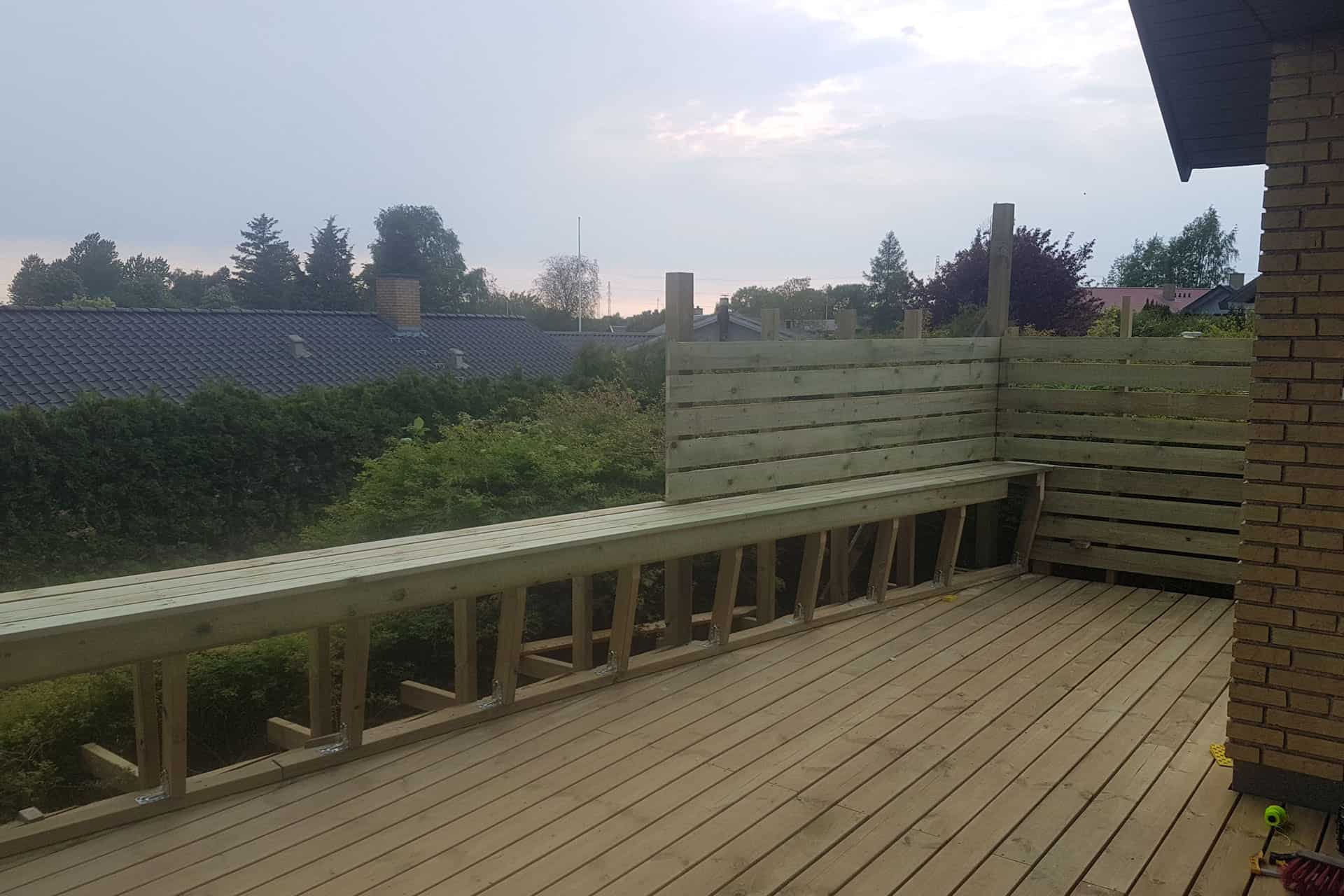 How to build a deck - railing